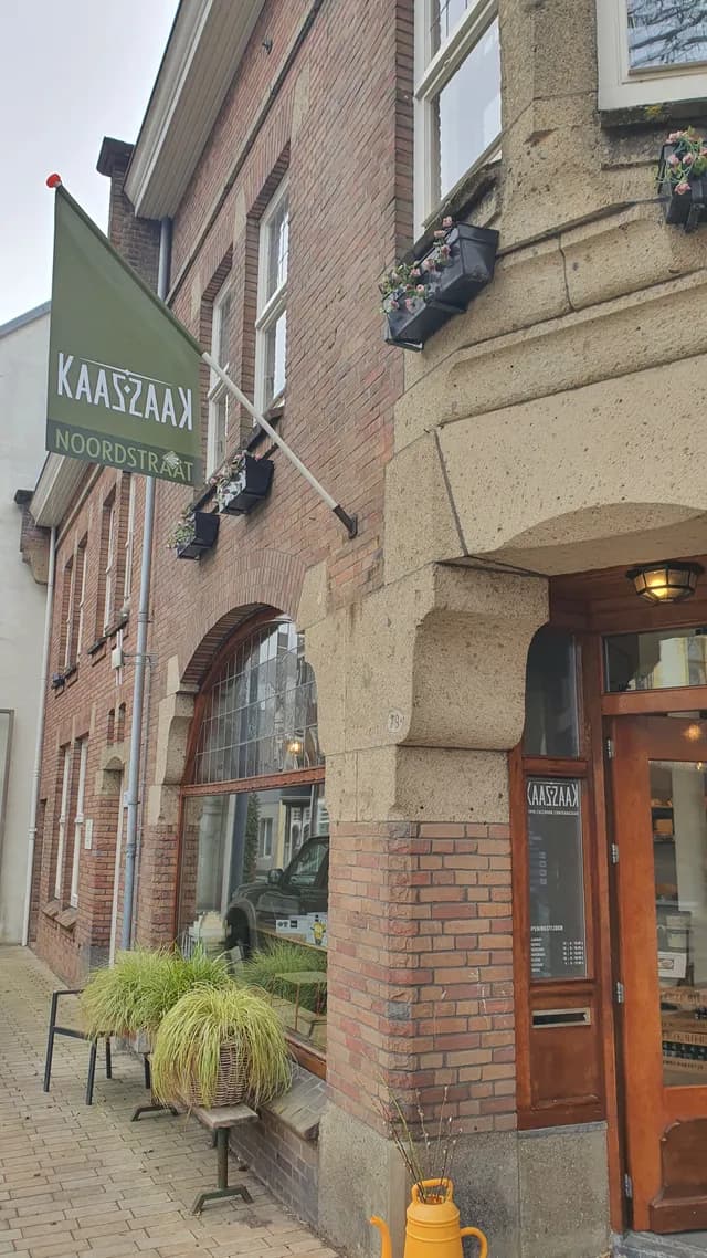 De Kaaszaak buitenkant