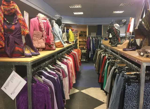 PortAgora store inside