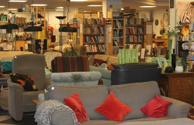 PortAgora store inside